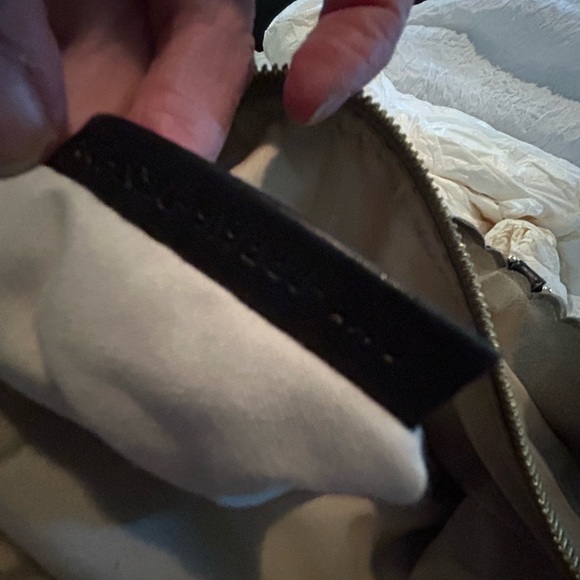 ‼️SOLD‼️ 💯% Authentic Fendi Mia Bag - Picture 8 of 15